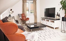 Blackncozy - Design Appartement Mit Boxspringbett Und Balkon
