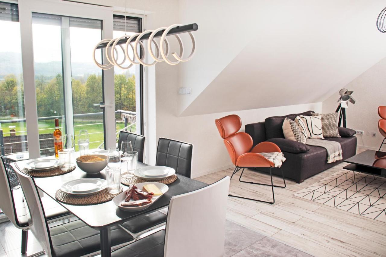 Blackncozy - Design Appartement Mit Boxspringbett Und Balkon Lörrach Extérieur photo