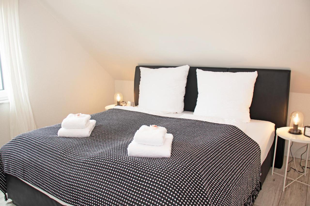 Blackncozy - Design Appartement Mit Boxspringbett Und Balkon Lörrach Extérieur photo